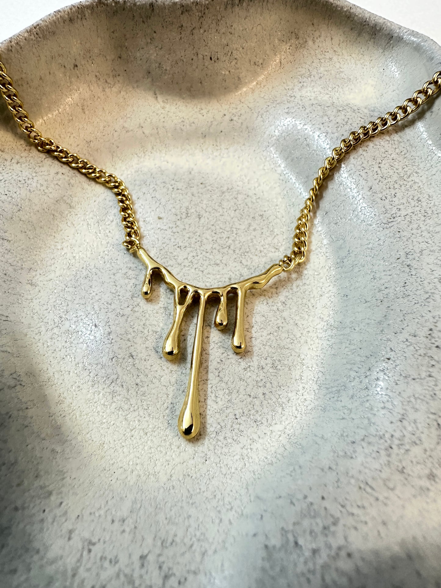 Drip Loop Necklace
