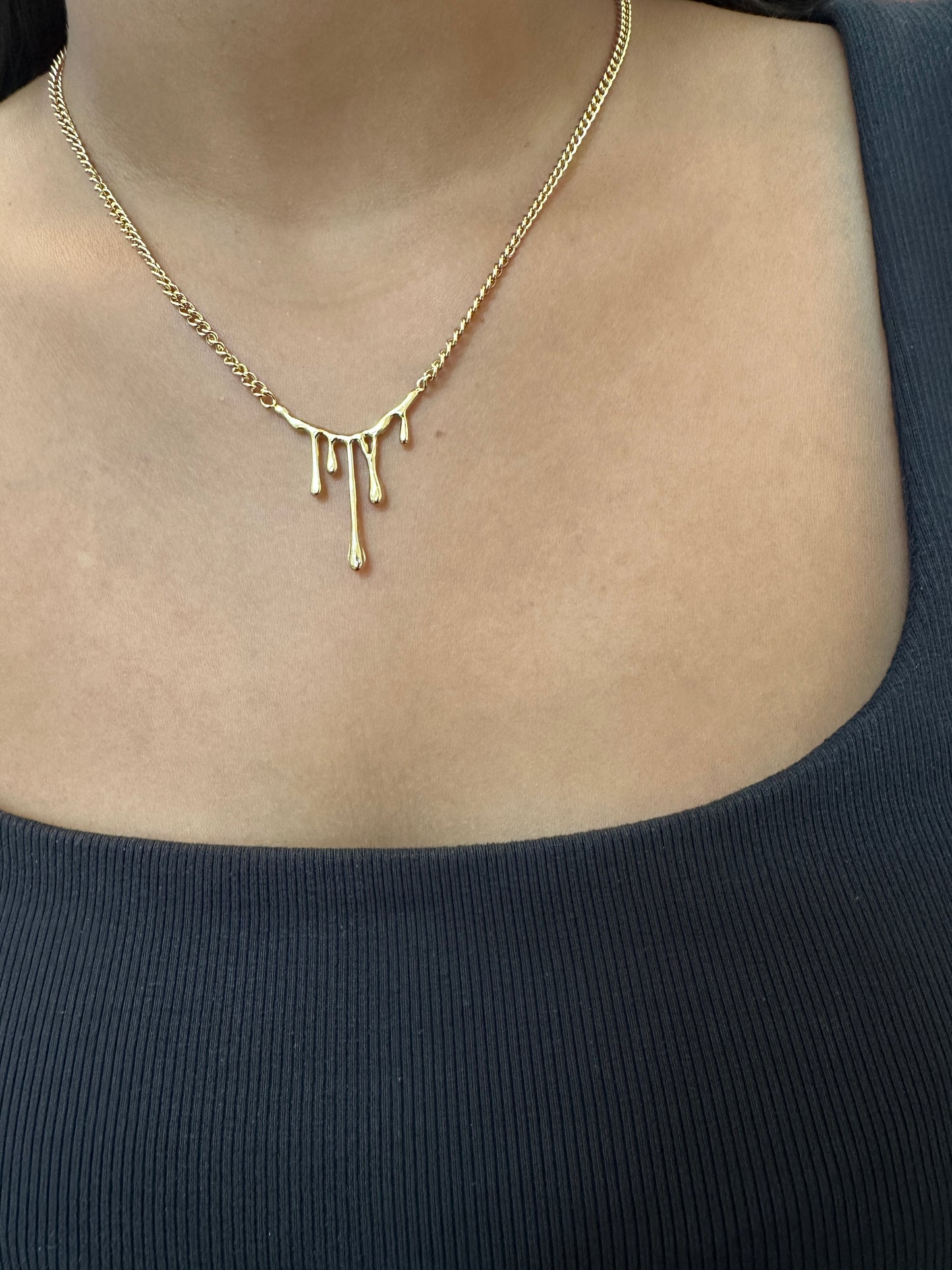 Drip Loop Necklace