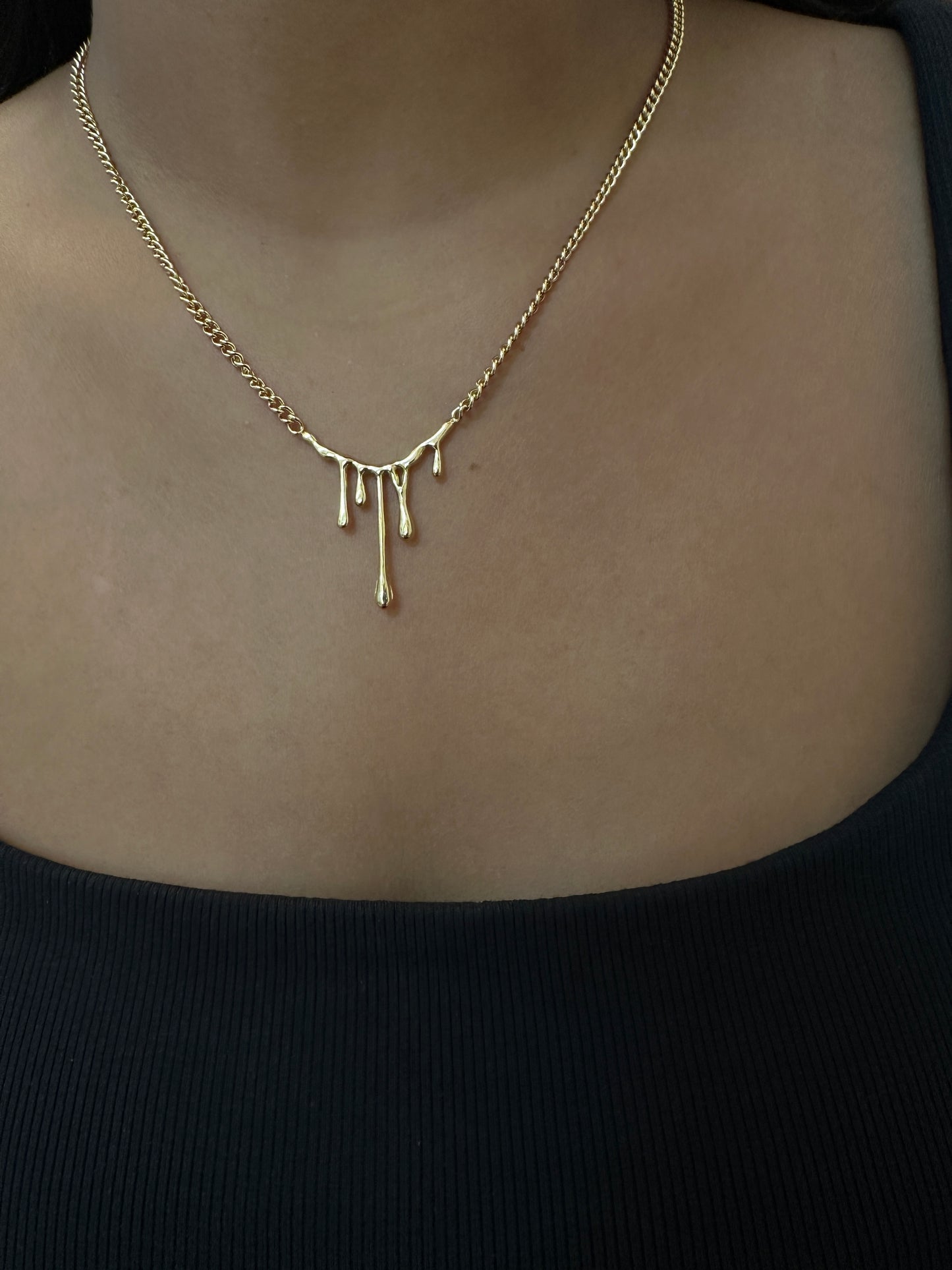 Drip Loop Necklace