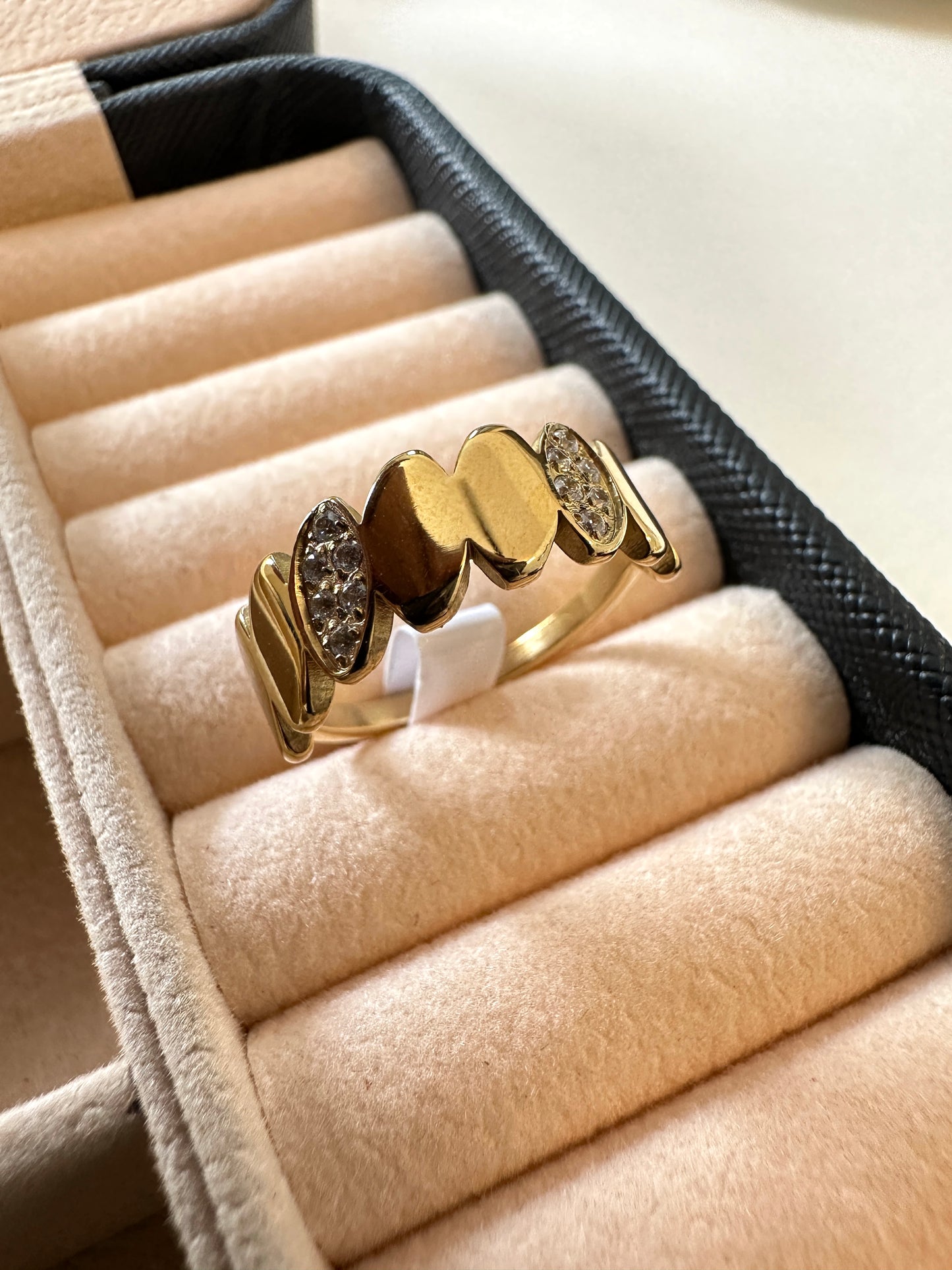 Dangler Ring