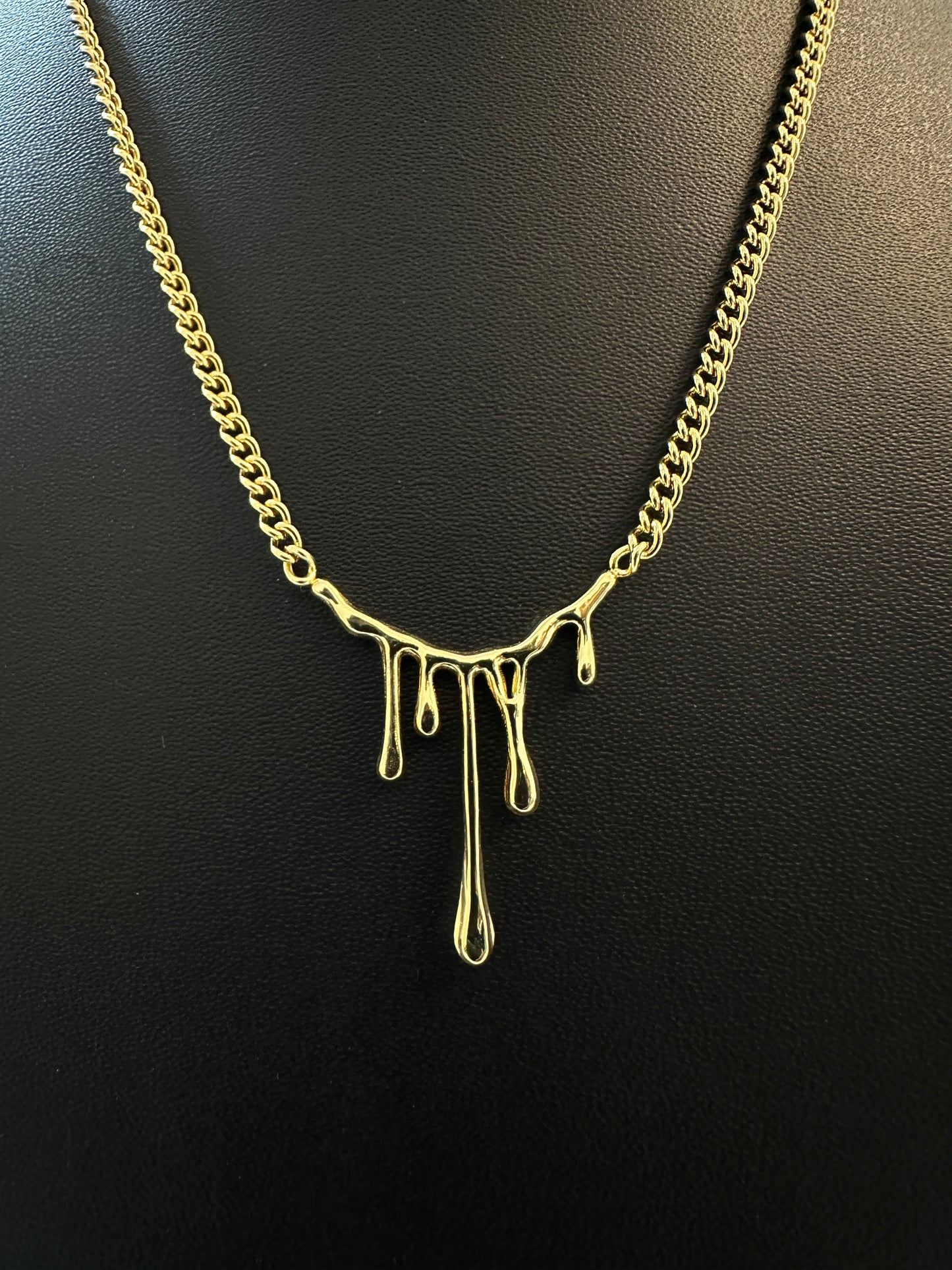 Drip Loop Necklace