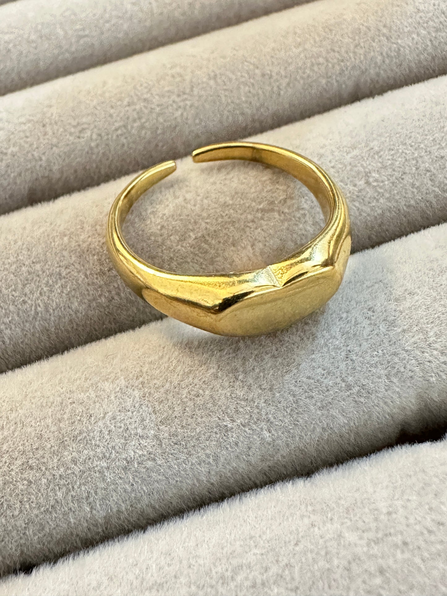 Kara Ring