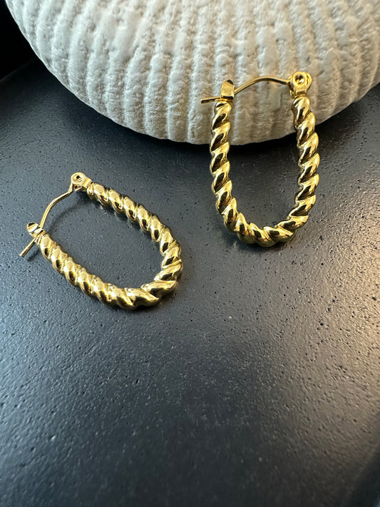 Twisted Knot Hoops
