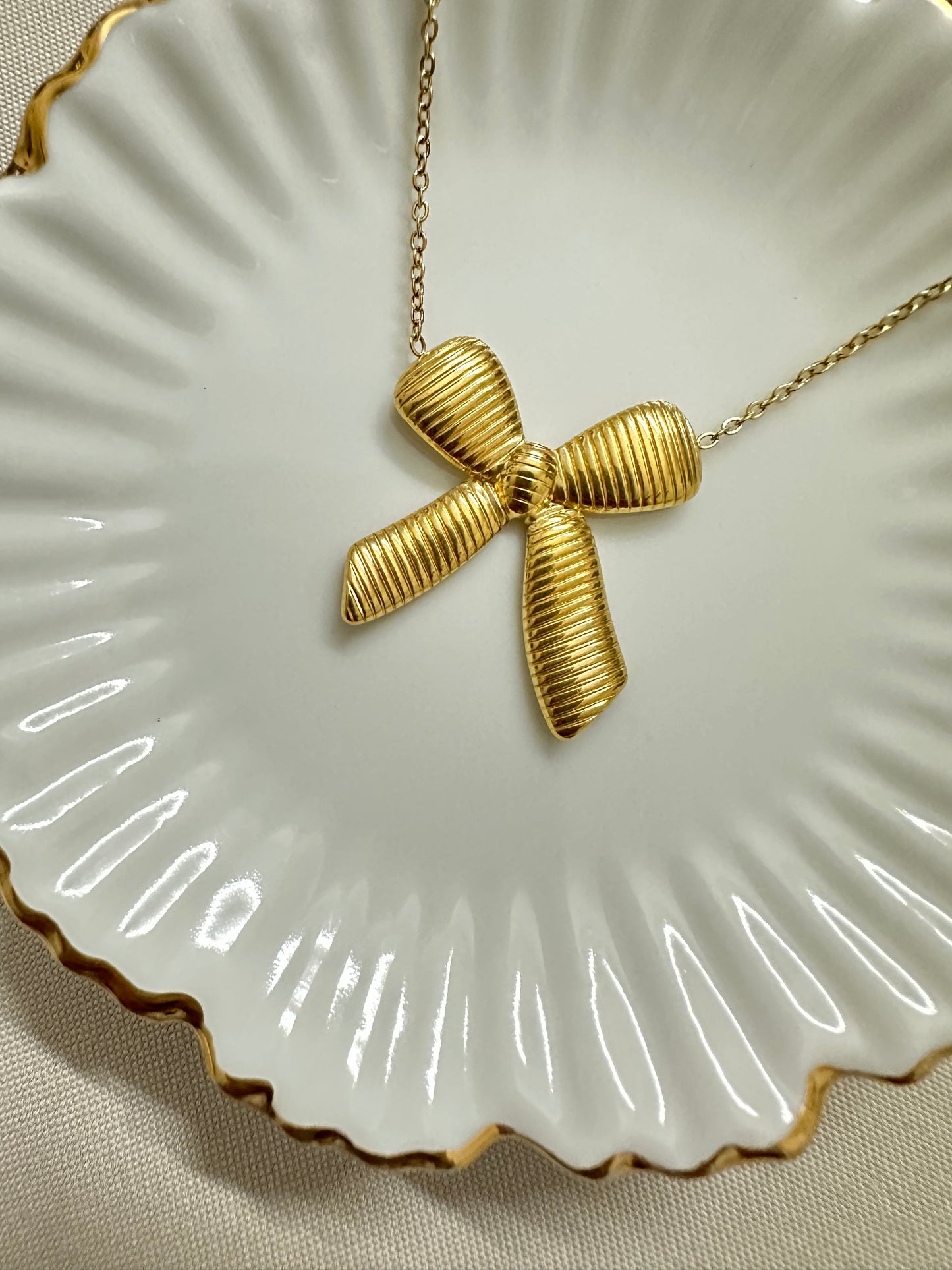 Ribbon On The Beach Necklace