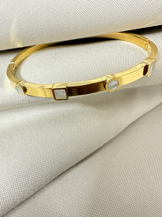 Regal Bracelet